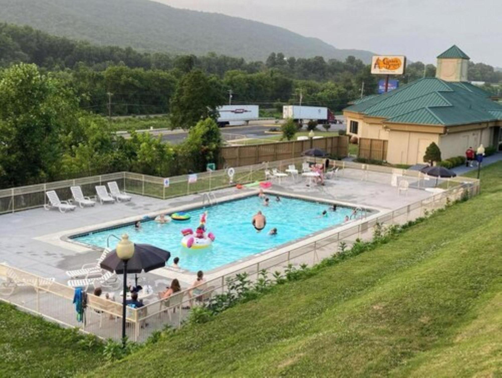 Oyo Hotel Harriman Near I-40 المظهر الخارجي الصورة